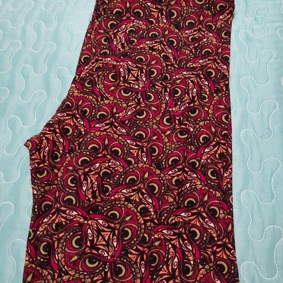 Lularoe buttersoft leggings tall - Picture 4 of 12